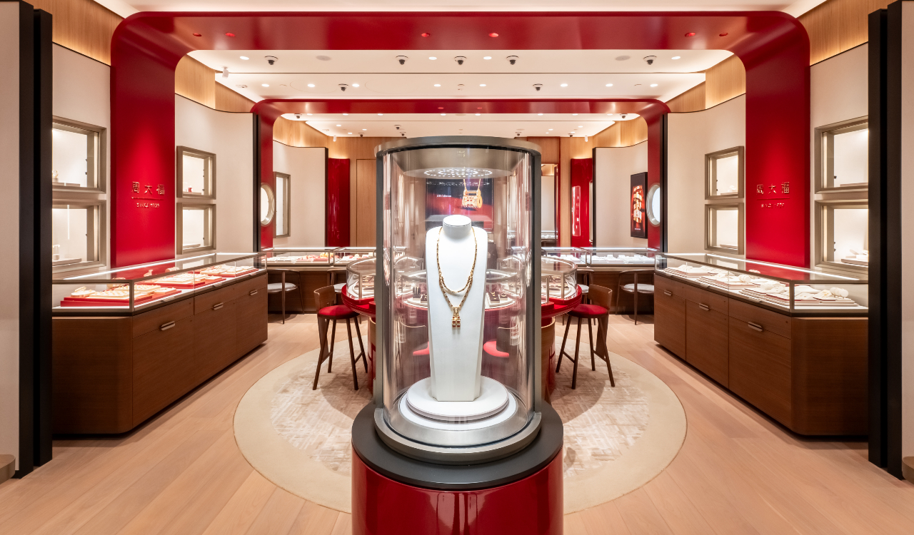<p>Chow Tai Fook Jewellery Unveils First New Image Store in Southeast Asia at Jewel Changi Airport</p>

