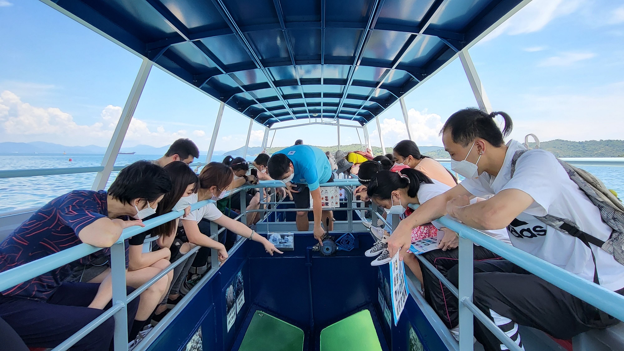 We participated in activities organised by WWF-Hong Kong, such as the Marine Education Programme, to understand the importance of natural ecology and environmental protection.
